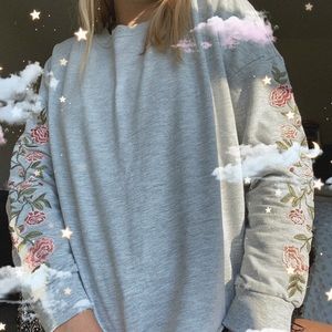 Embroidered t-shirt crew neck